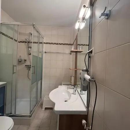 Ossiacher Apartment: Lakefront Access With Heated Pool *