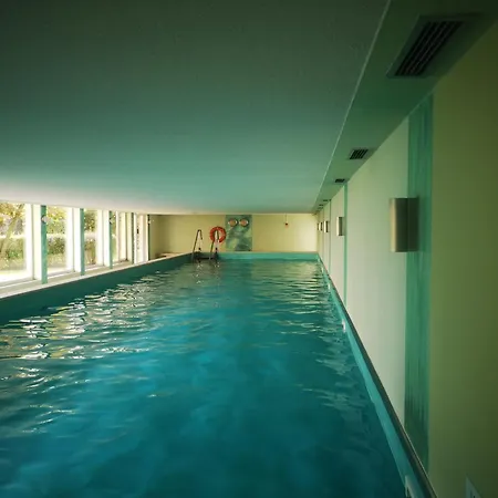 Ossiacher Apartment: Lakefront Access With Heated Pool